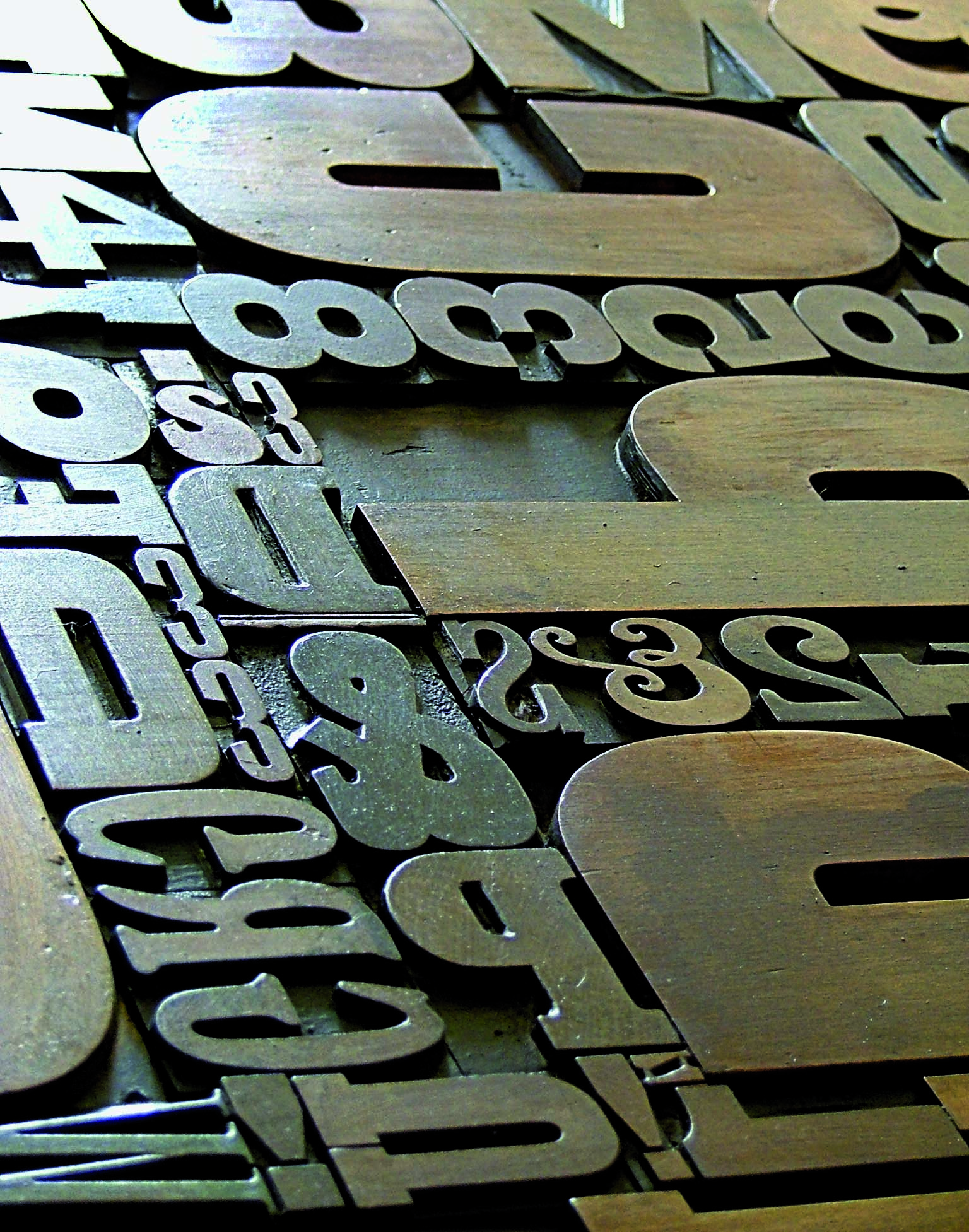 Bleilettern und Holzbuchstaben aus dem klassischen Buchdruck